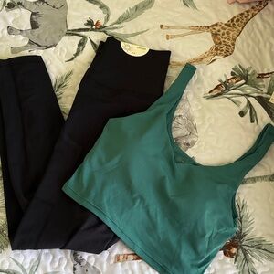 American Eagle Aerie offline workout set